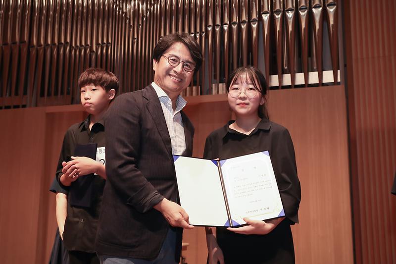 Young-9525.jpg 이미지