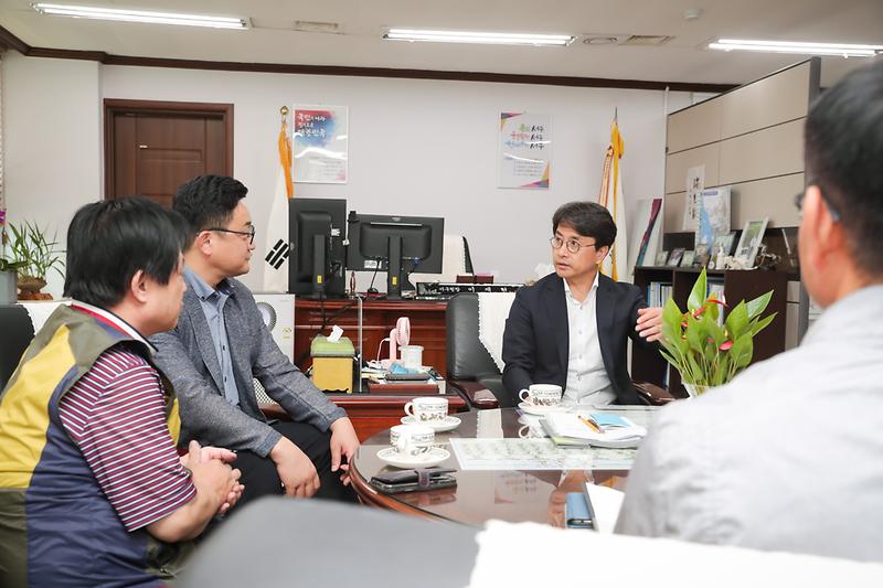 Young-9536.jpg 이미지