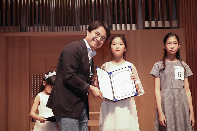 Young-9590.jpg 이미지