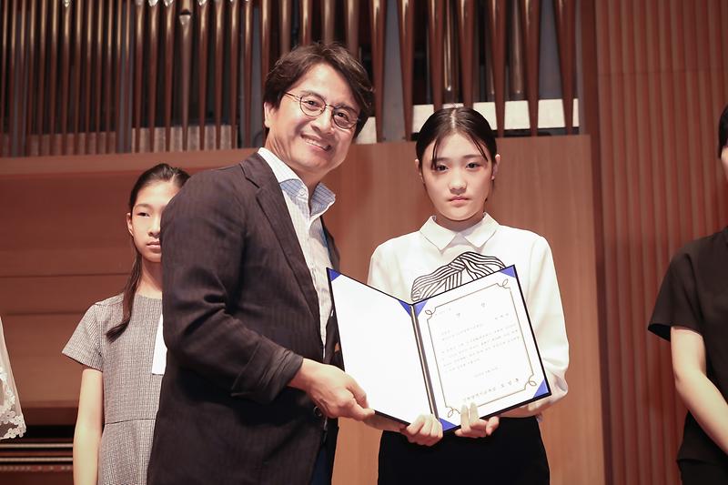 Young-9611.jpg 이미지