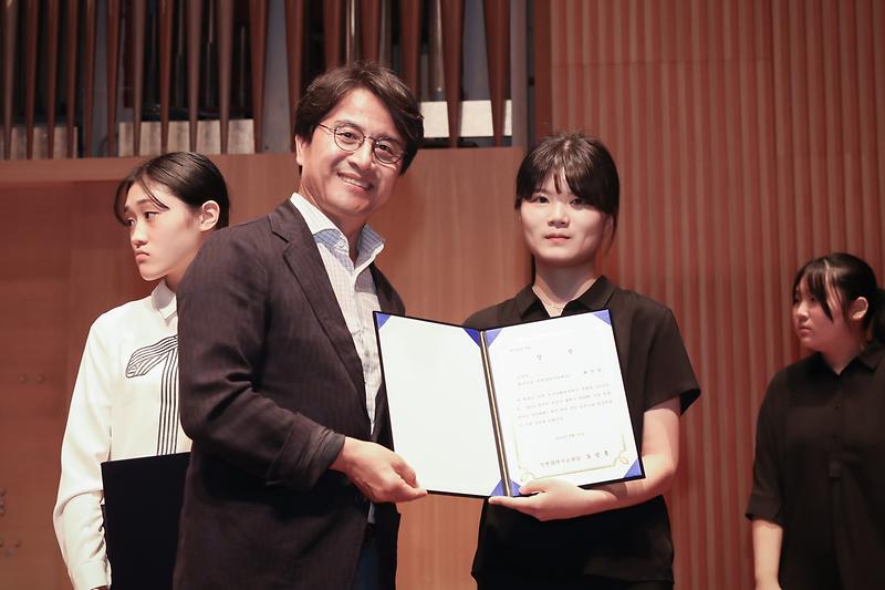 Young-9622.jpg 이미지