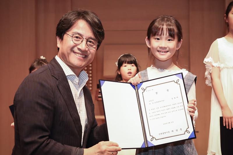 Young-9641.jpg 이미지