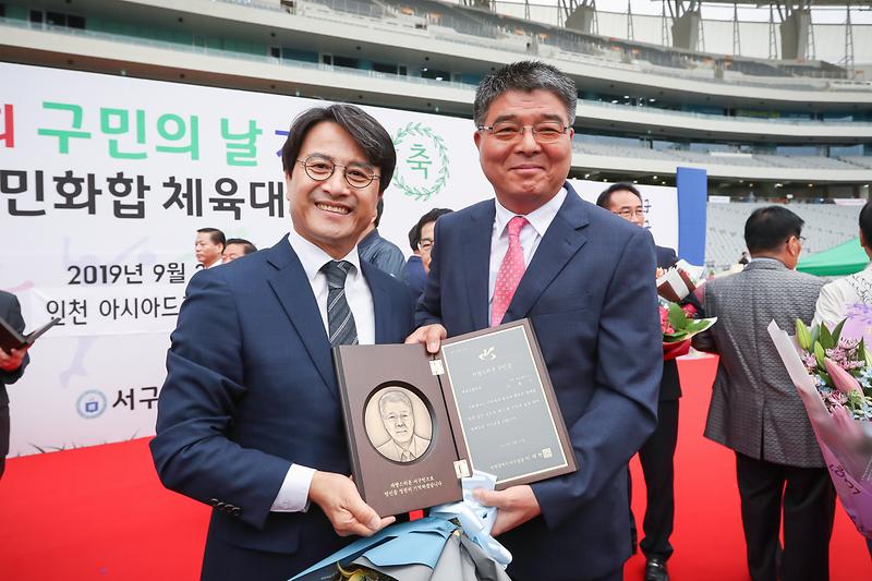 Young-9705-2.jpg 이미지