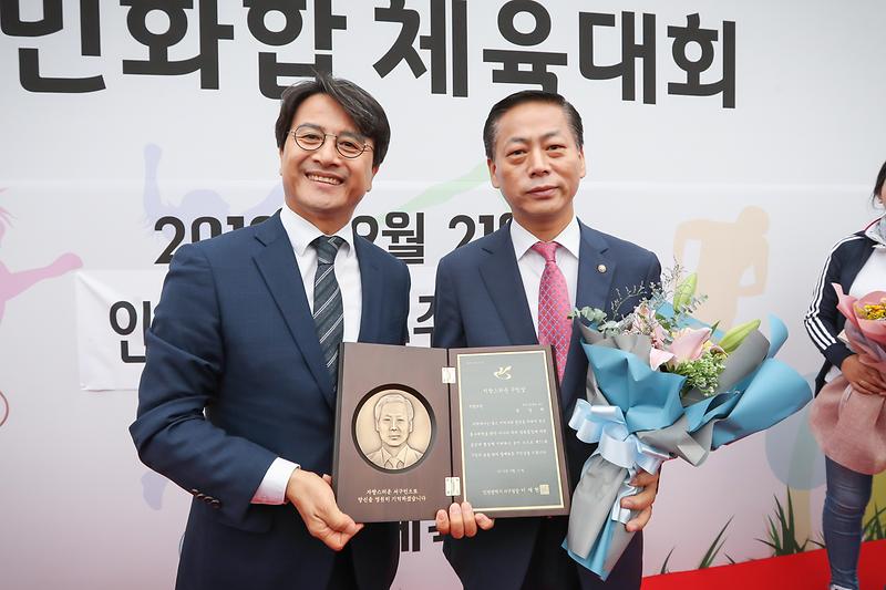 Young-9735-2.jpg 이미지