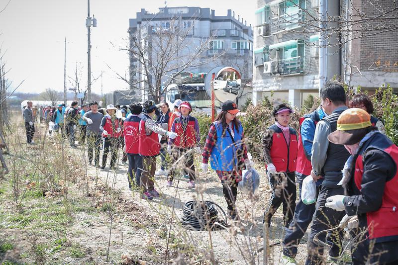 20190329 자원봉사센터 공총천 꽃길 가꾸기 사진