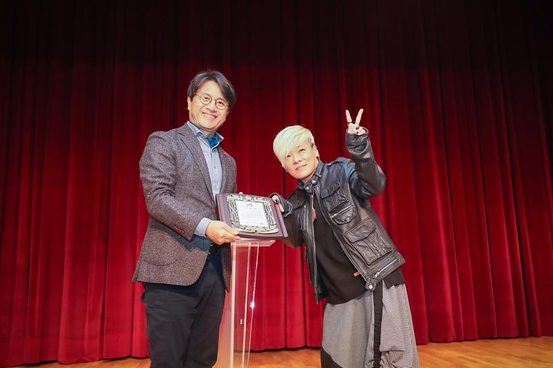 Young-9795.jpg 이미지