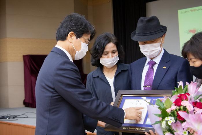 Young-0311.jpg 이미지