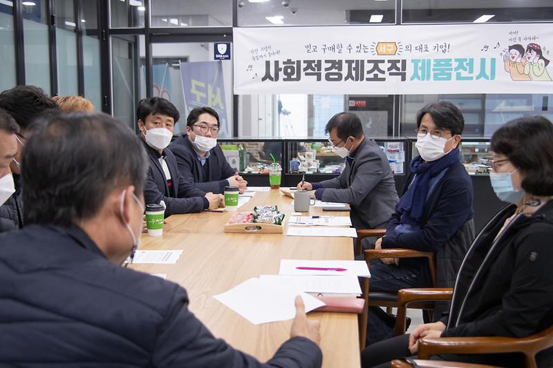 Young-1022.jpg 이미지