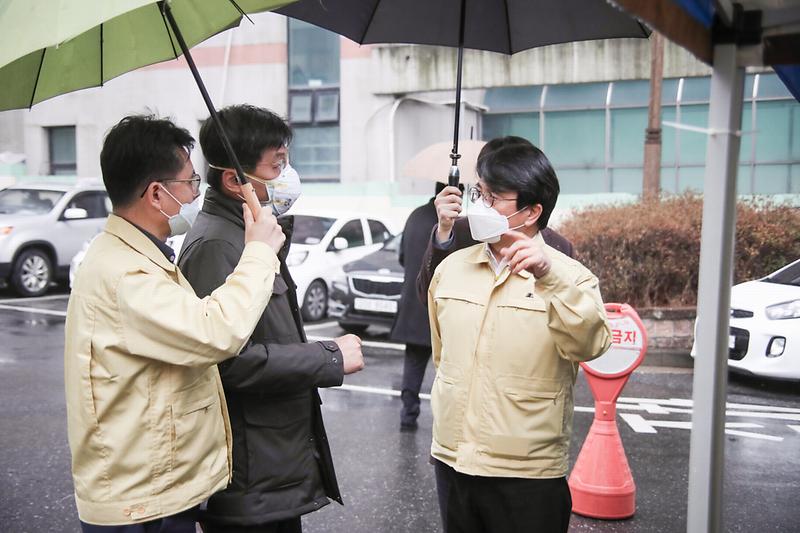 Young-1191.jpg 이미지