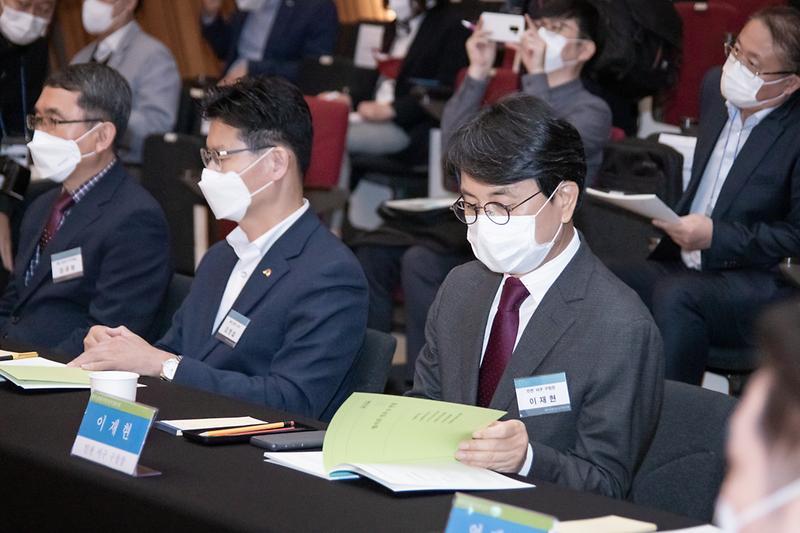 Young-1367.jpg 이미지