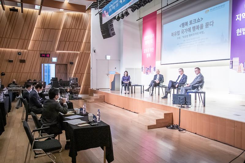 Young-1776.jpg 이미지