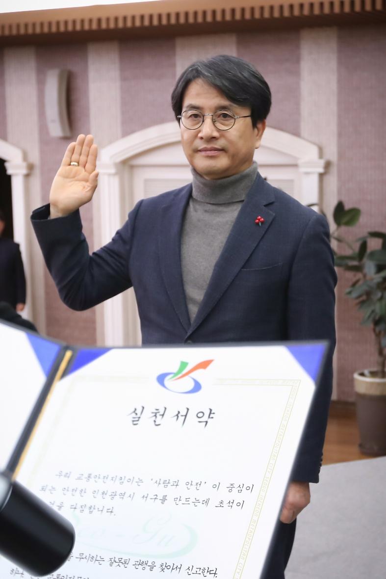 Young-2409-1.jpg 이미지