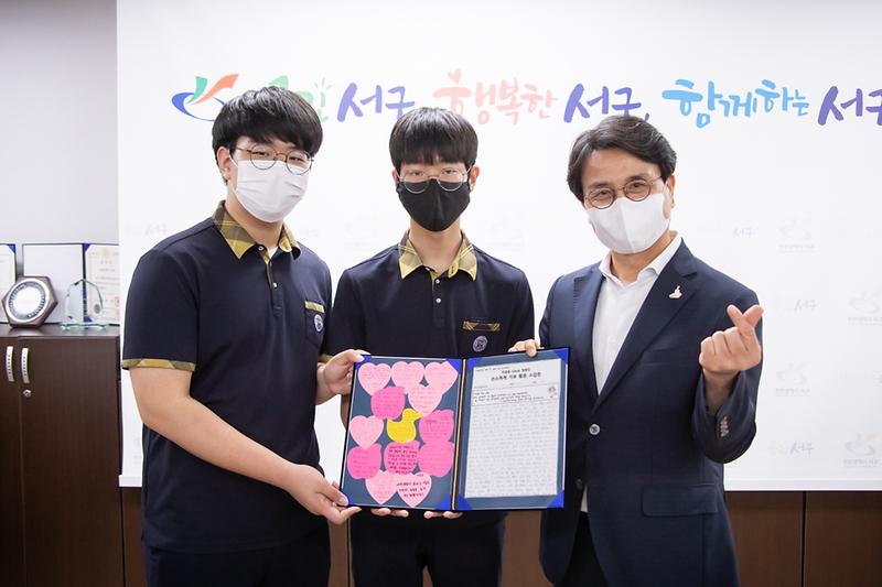 Young-2828.jpg 이미지