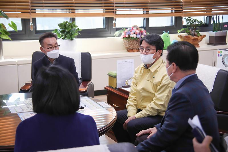 Young-3058.jpg 이미지