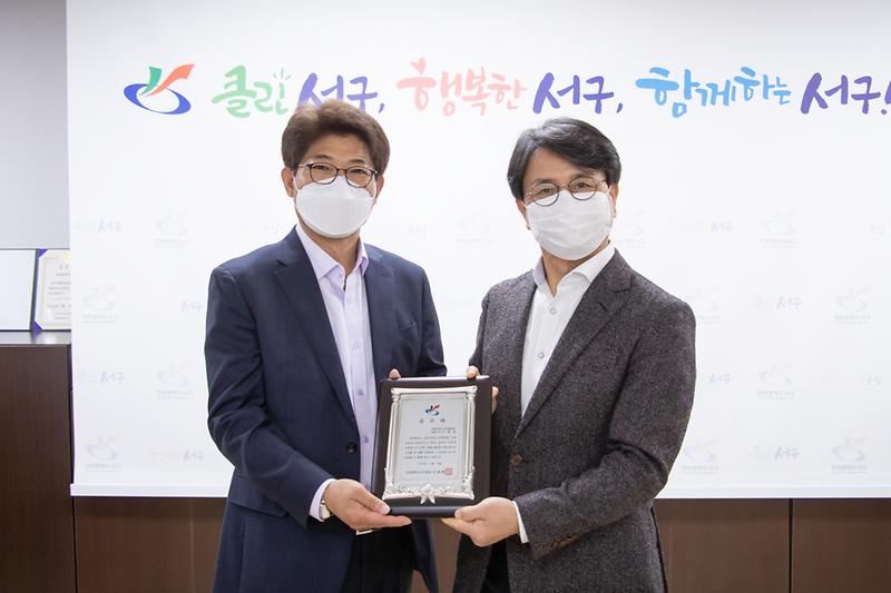 Young-4432.jpg 이미지