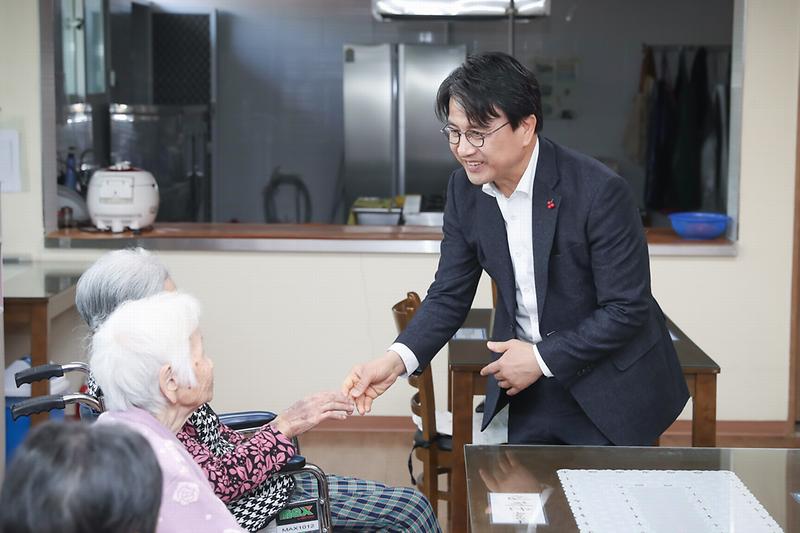 Young-6633.jpg 이미지