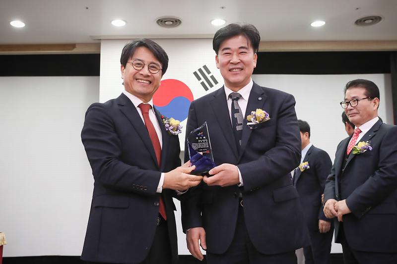 Young-7262.jpg 이미지