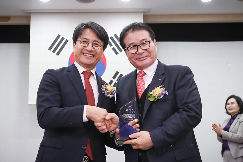 Young-7271.jpg 이미지