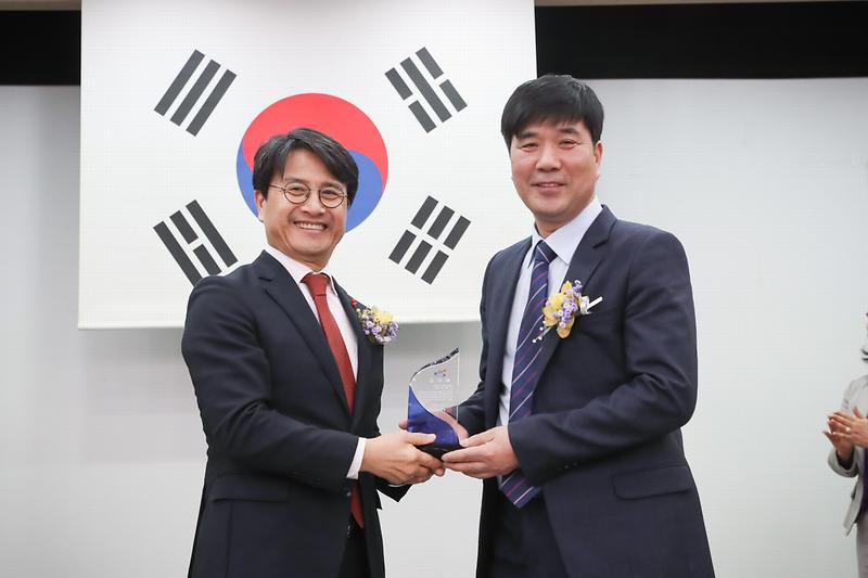 Young-7295.jpg 이미지