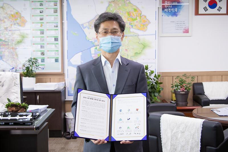 Young-7300.jpg 이미지