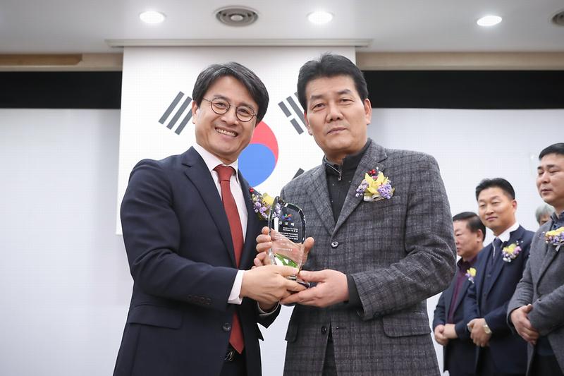 Young-7332.jpg 이미지