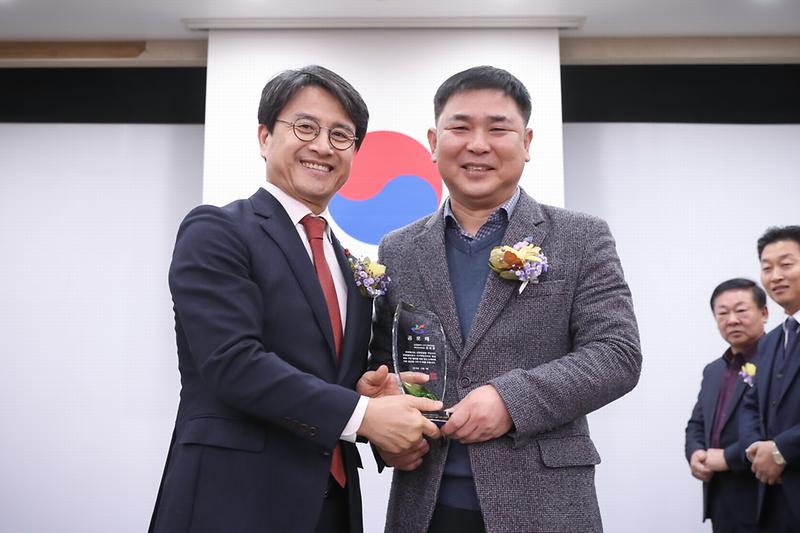 Young-7341.jpg 이미지