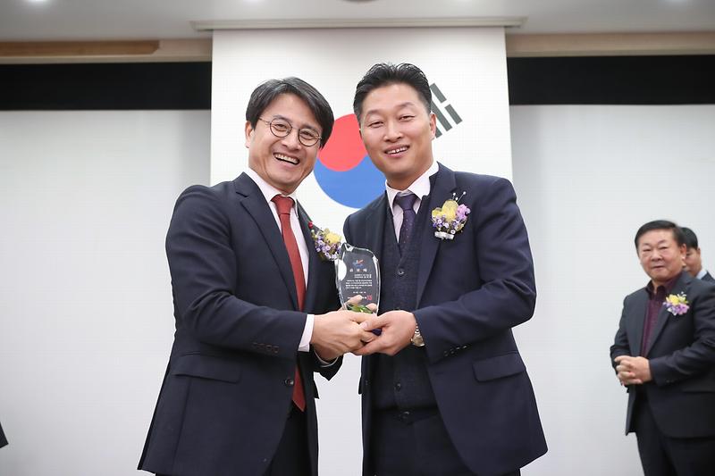 Young-7349.jpg 이미지