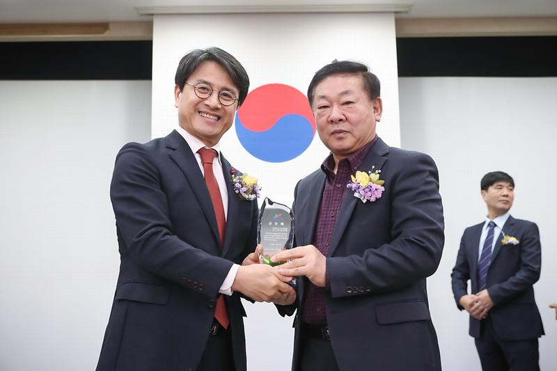 Young-7355.jpg 이미지