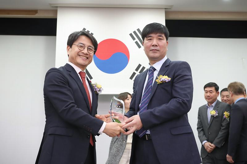 Young-7362.jpg 이미지