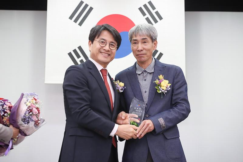 Young-7393.jpg 이미지