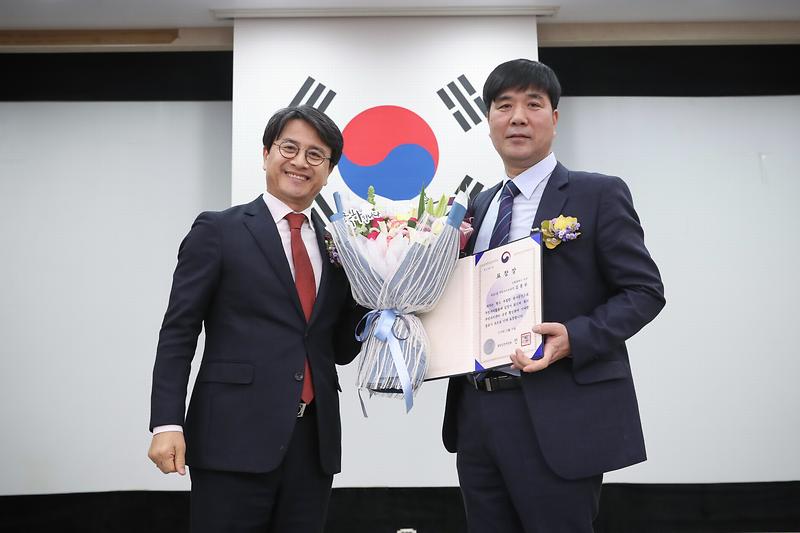 Young-7493.jpg 이미지