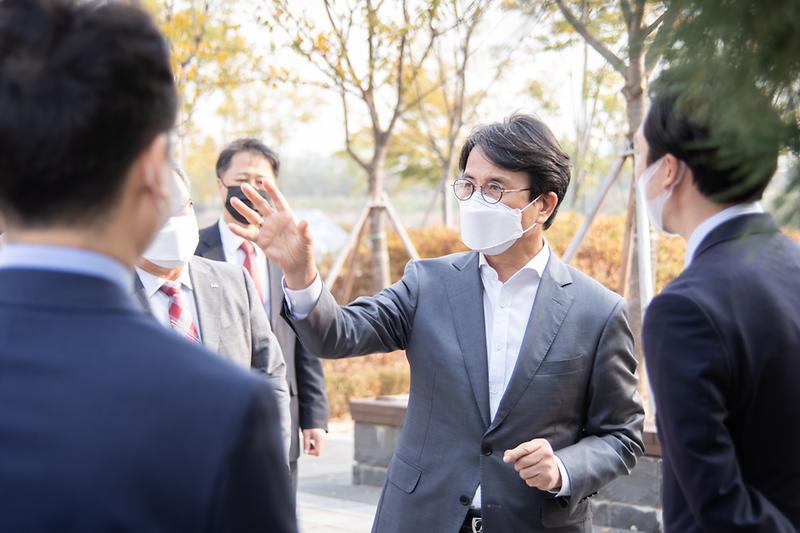 Young-7537.jpg 이미지