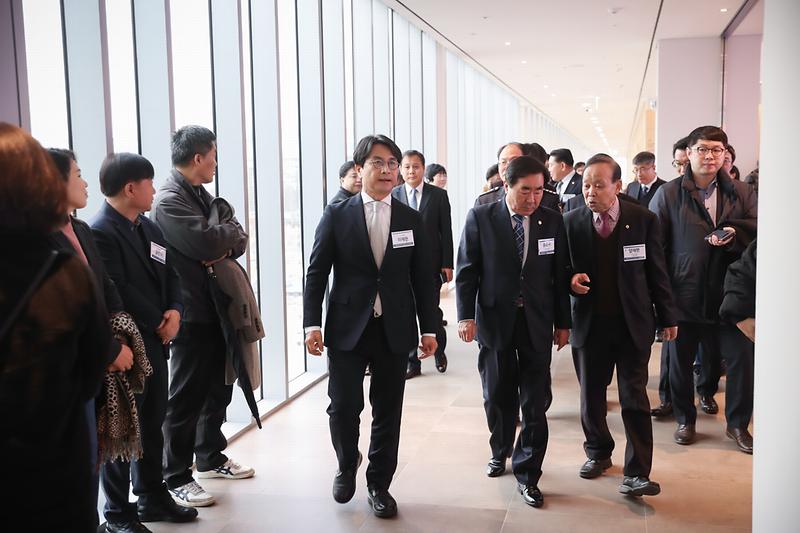 Young-7936.jpg 이미지