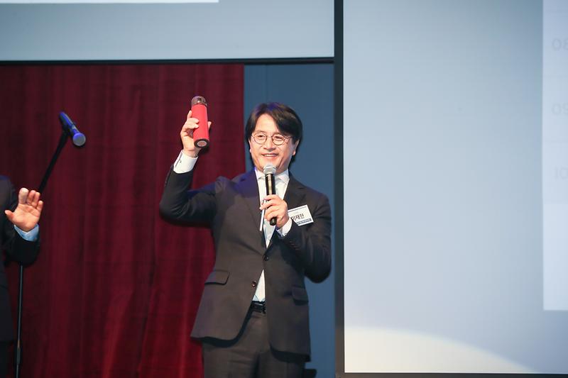 Young-8140.jpg 이미지