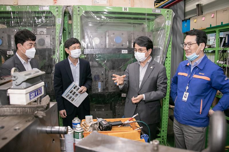 Young-9130.jpg 이미지