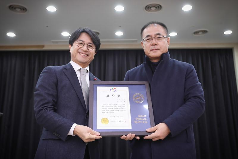 Young-9293.jpg 이미지