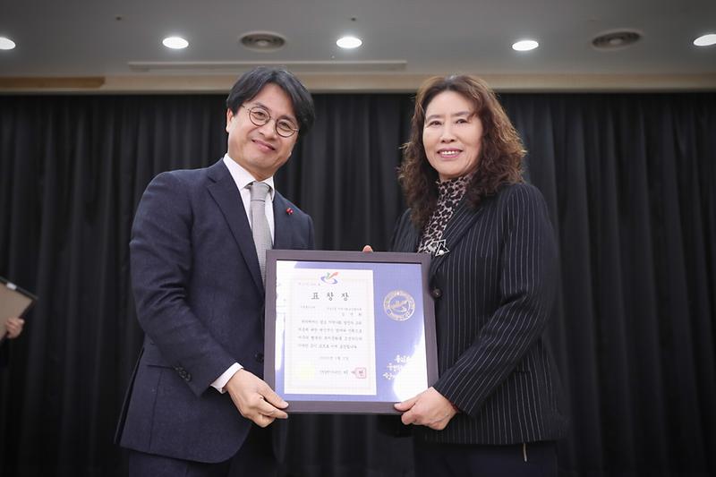 Young-9327.jpg 이미지