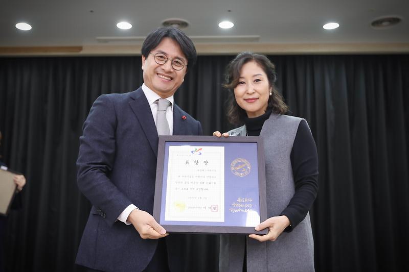 Young-9396.jpg 이미지