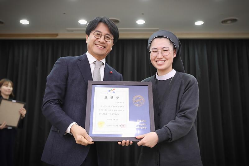 Young-9417.jpg 이미지