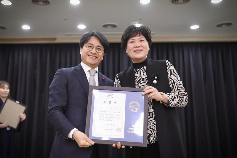 Young-9484.jpg 이미지