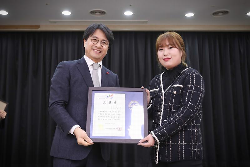 Young-9541.jpg 이미지