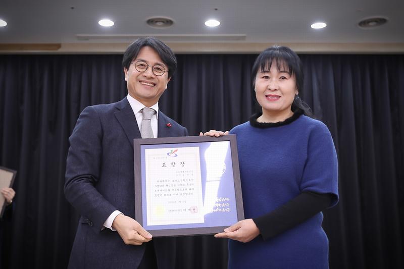 Young-9549.jpg 이미지