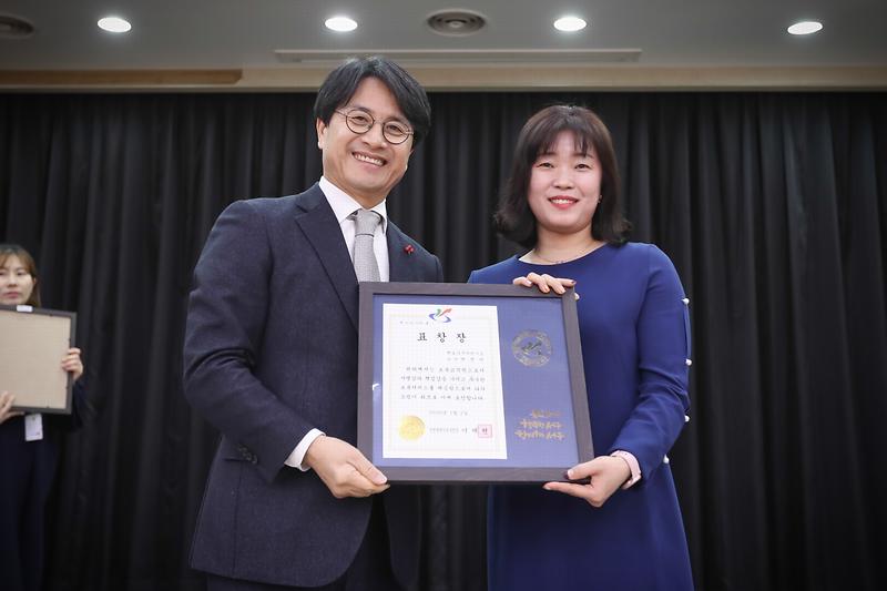 Young-9607.jpg 이미지