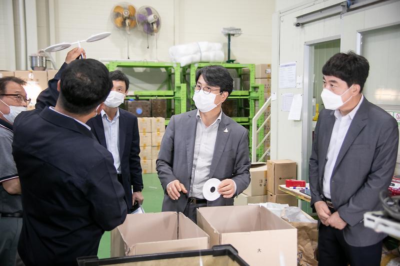 Young-9618.jpg 이미지