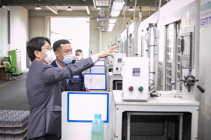 Young-9693.jpg 이미지