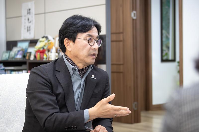 Young-0327.jpg 이미지