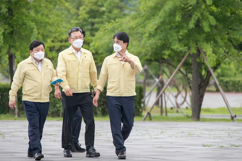 Young-7997.jpg 이미지