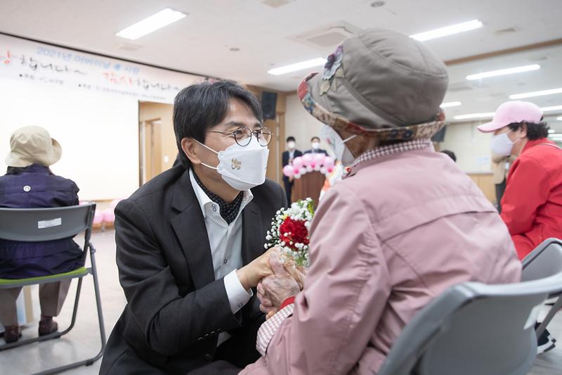 Young-8706.jpg 이미지