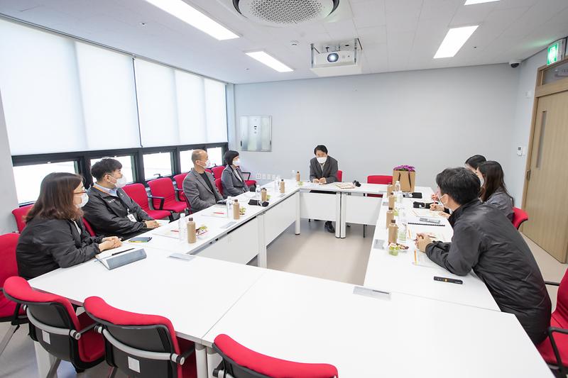 Young-1643.jpg 이미지