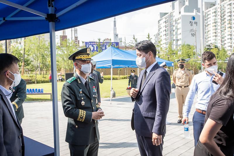 Young-1915.jpg 이미지